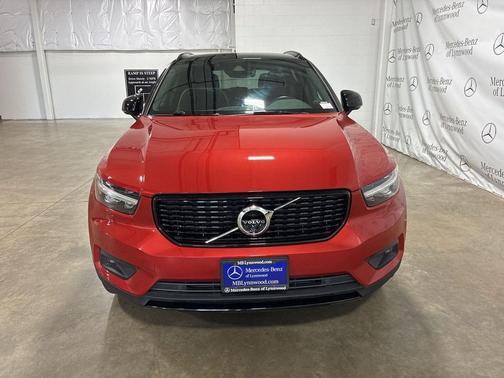 2021 Volvo XC40 T5 R-Design