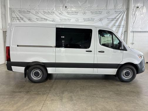 2025 Mercedes-Benz Sprinter 2500 Standard Roof