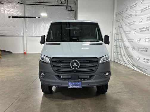 2025 Mercedes-Benz Sprinter 2500 Standard Roof