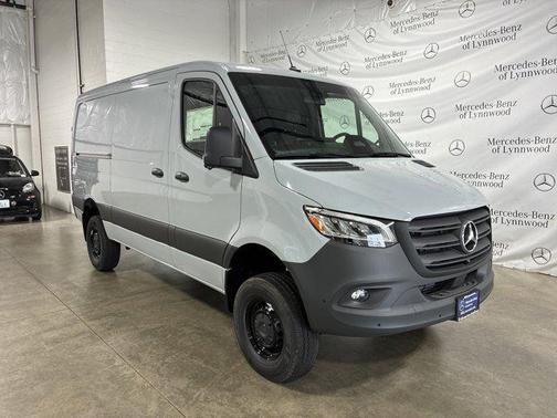 2025 Mercedes-Benz Sprinter 2500 Standard Roof