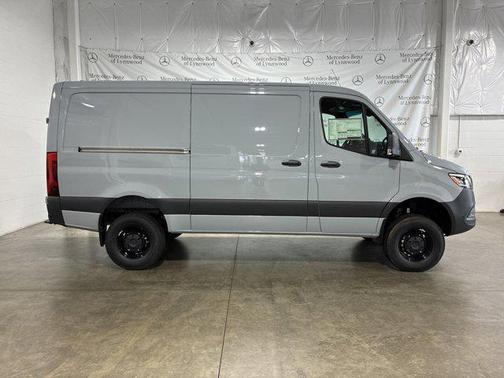 2025 Mercedes-Benz Sprinter 2500 Standard Roof
