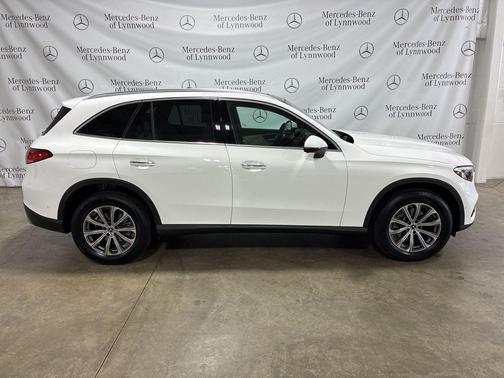 2025 Mercedes-Benz GLC 300 4MATIC