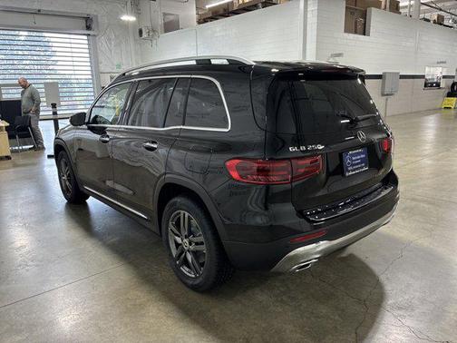 2025 Mercedes-Benz GLB 250 4MATIC