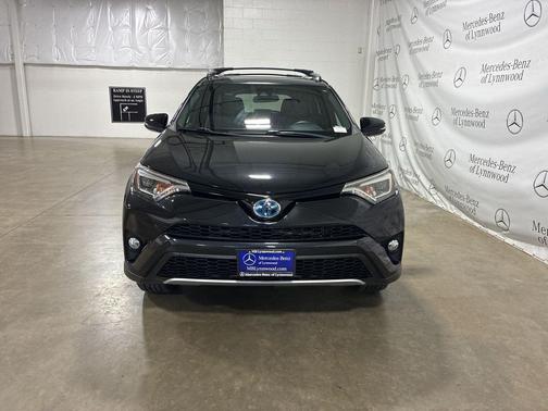 2017 Toyota RAV4 Hybrid SE