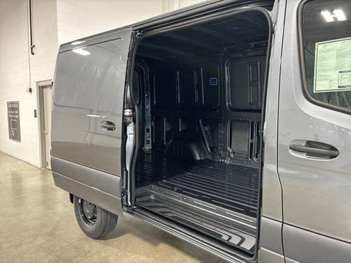 2025 Mercedes-Benz Sprinter 2500 Standard Roof