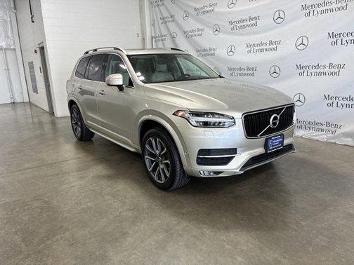 2017 Volvo XC90 T6 Momentum