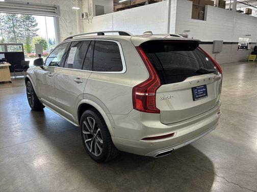2017 Volvo XC90 T6 Momentum
