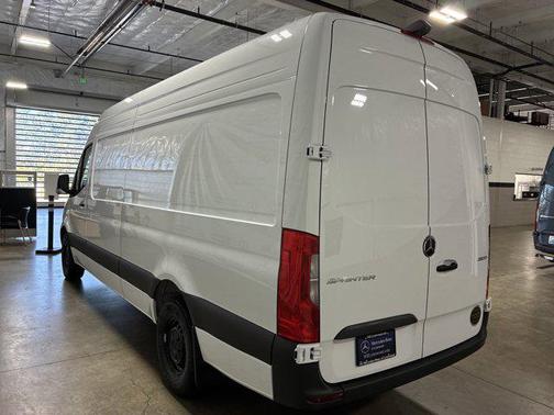 2025 Mercedes-Benz Sprinter 2500 High Roof