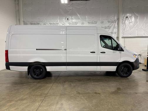 2025 Mercedes-Benz Sprinter 2500 High Roof