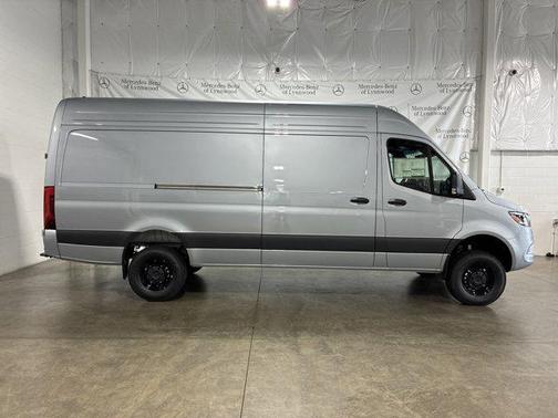2025 Mercedes-Benz Sprinter 2500 High Roof