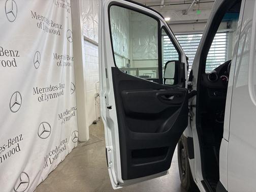 2025 Mercedes-Benz Sprinter 2500 Standard Roof