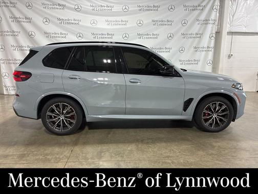 2024 BMW X5 M60i