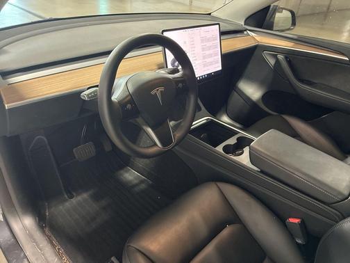 2024 Tesla Model Y Long Range Dual Motor All-Wheel Drive