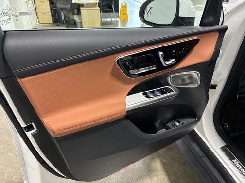 2025 Mercedes-Benz GLC 350e Base