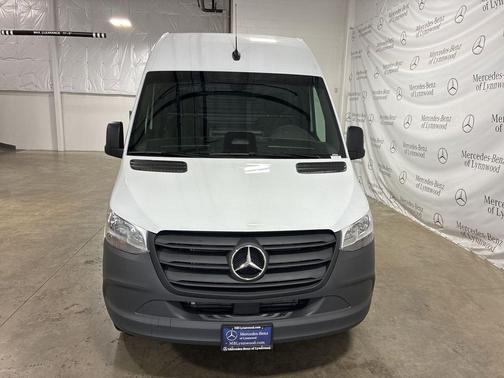 2025 Mercedes-Benz Sprinter 2500 Standard Roof