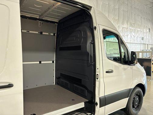 2025 Mercedes-Benz Sprinter 2500 High Roof