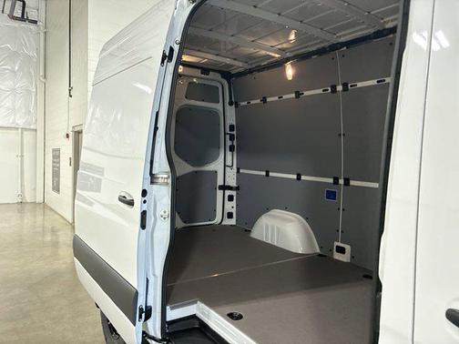 2025 Mercedes-Benz Sprinter 2500 High Roof