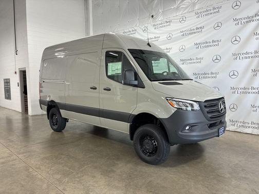 2025 Mercedes-Benz Sprinter 2500 Standard Roof