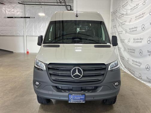2025 Mercedes-Benz Sprinter 2500 Standard Roof