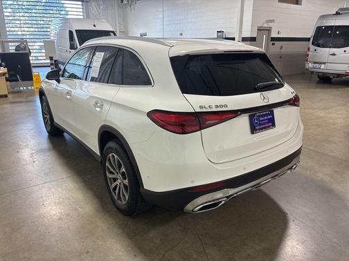 2025 Mercedes-Benz GLC 300 4MATIC