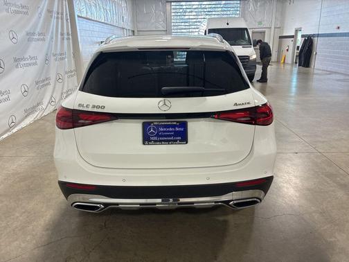 2025 Mercedes-Benz GLC 300 4MATIC