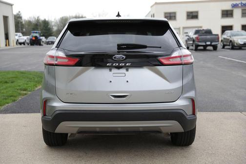 Iconic Silver Metallic 2023 Ford Edge SEL