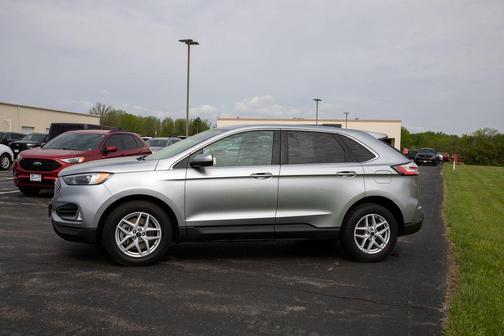 Iconic Silver Metallic 2023 Ford Edge SEL