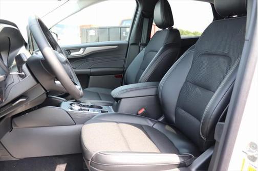 2025 Ford Escape PHEV SE