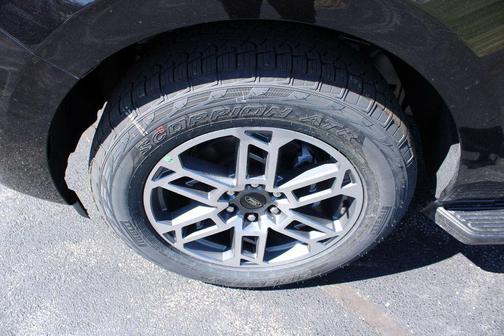 Agate Black Metallic 2026 Ford Expedition Max Active 4x4