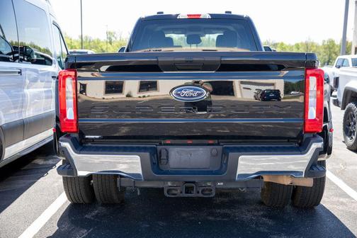 Agate Black Metallic 2024 Ford F-350 XLT