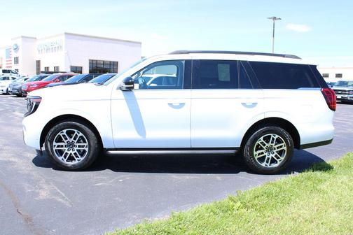 Oxford White 2025 Ford Expedition Active