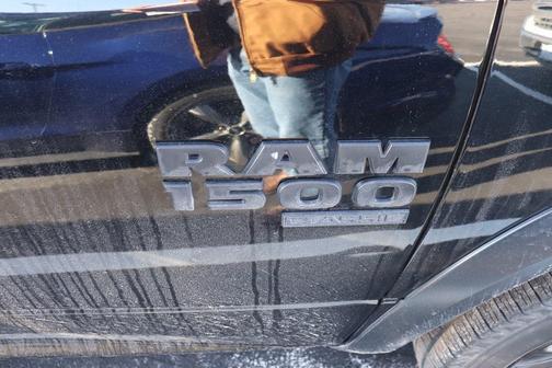 2024 RAM 1500 Classic Warlock Crew Cab 4x4 5'7' Box