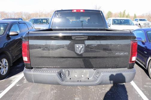 2024 RAM 1500 Classic Warlock Crew Cab 4x4 5'7' Box