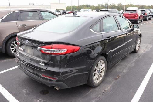 2020 Ford Fusion SE
