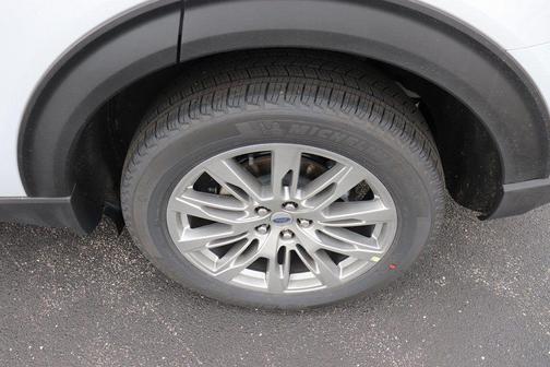Space White Metallic 2026 Ford Explorer Active