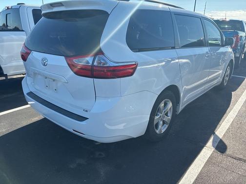 2015 Toyota Sienna SE