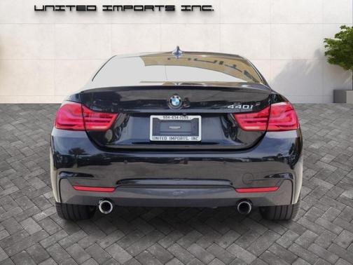Black Sapphire Metallic 2019 BMW 440 i