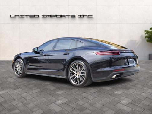 2017 Porsche Panamera 4
