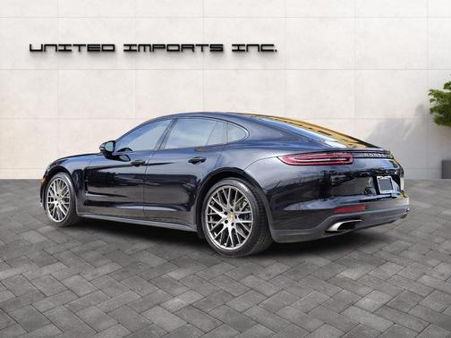 2017 Porsche Panamera 4