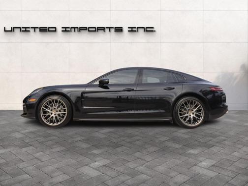 2017 Porsche Panamera 4