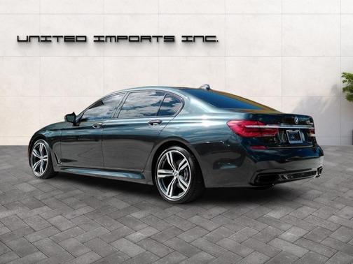 2019 BMW 740 740i