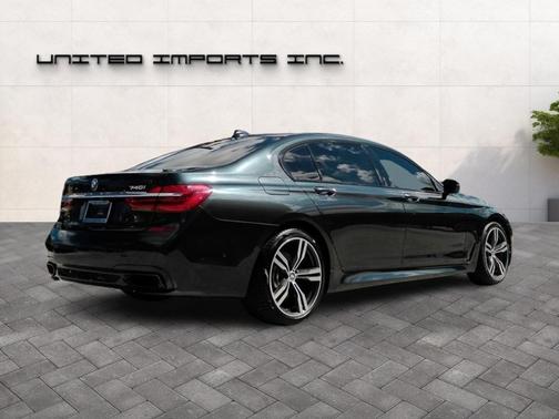 2019 BMW 740 740i