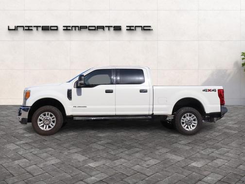 Oxford White 2019 Ford F-250 XLT