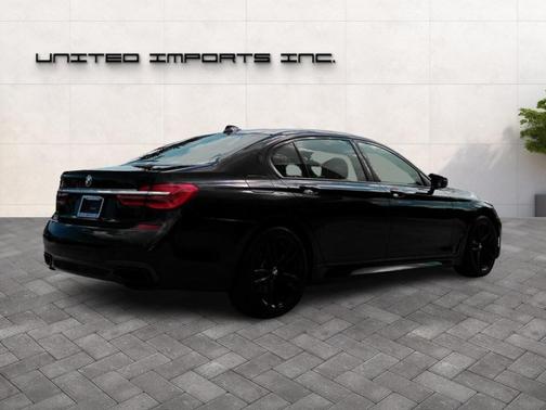 2018 BMW 750 i xDrive