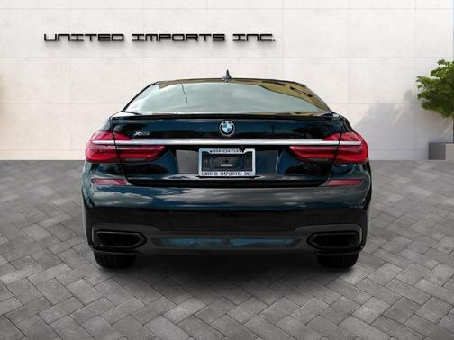 2018 BMW 750 i xDrive