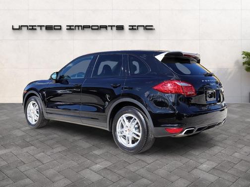 2014 Porsche Cayenne Platinum Edition
