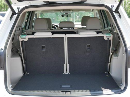 2025 Volkswagen Atlas 2.0T SE w/Technology 4MOTION