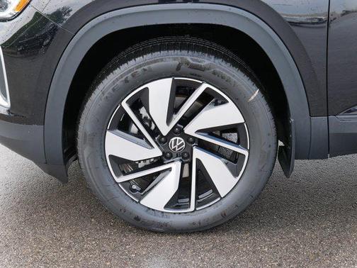 2025 Volkswagen Atlas 2.0T SE w/Technology 4MOTION
