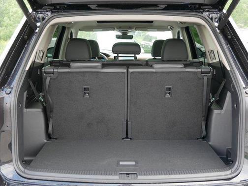 2025 Volkswagen Atlas 2.0T SE w/Technology 4MOTION