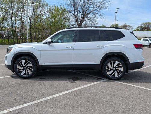 Opal White Pearl 2026 Volkswagen Atlas 2.0T SE w/Technology 4MOTION